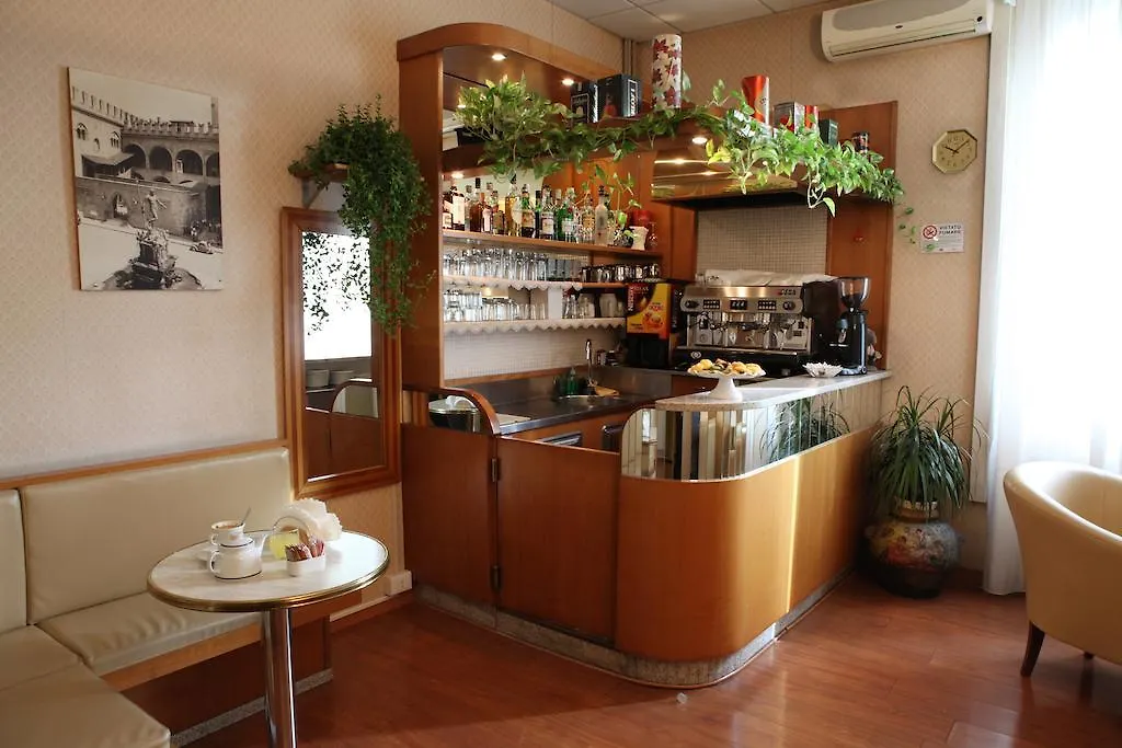 Hotel Centrale Bologna 2*,
