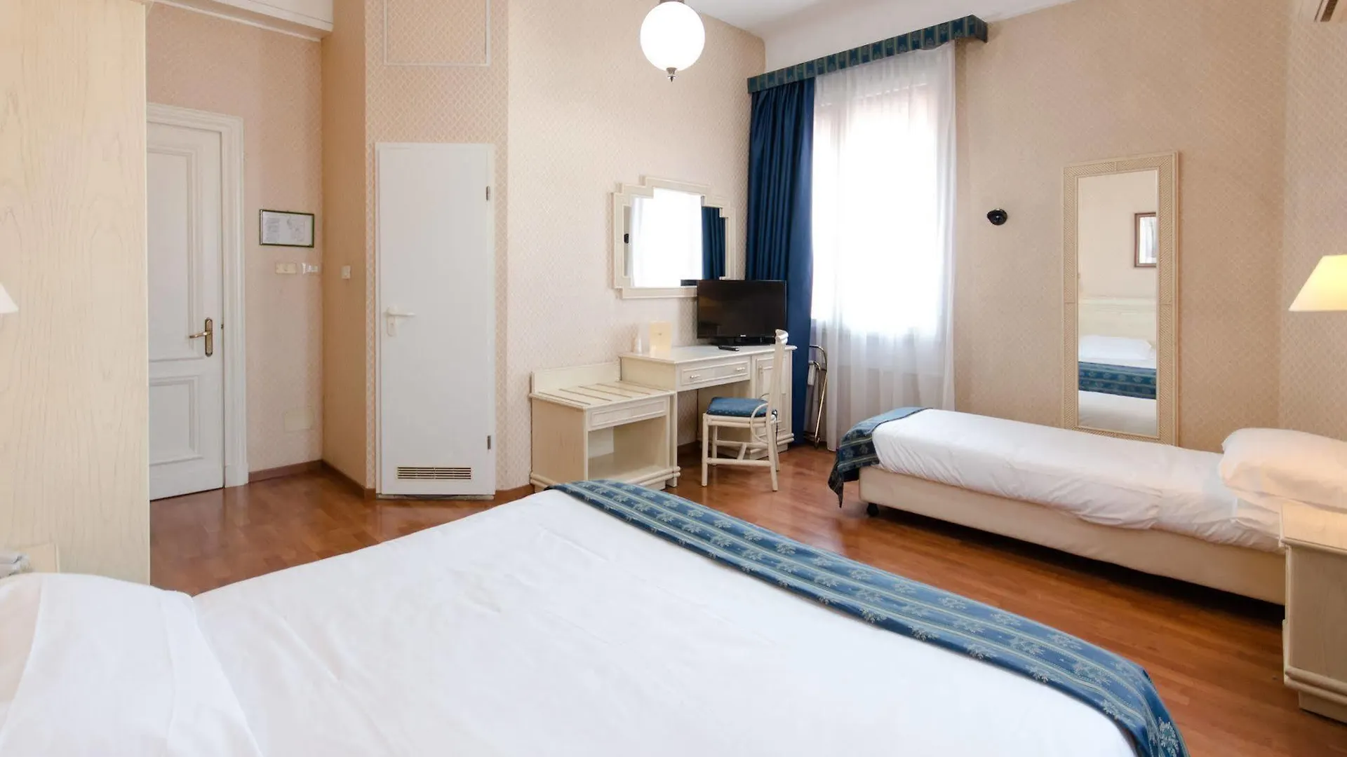 Hotel Centrale Bologna 2*,